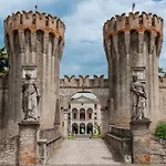 Castello Di Летний дом Ронкаде