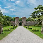 Castello Di * Ронкаде