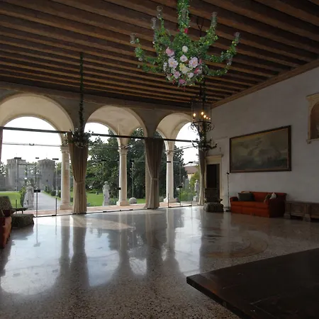 Hétvégi ház Castello Di *