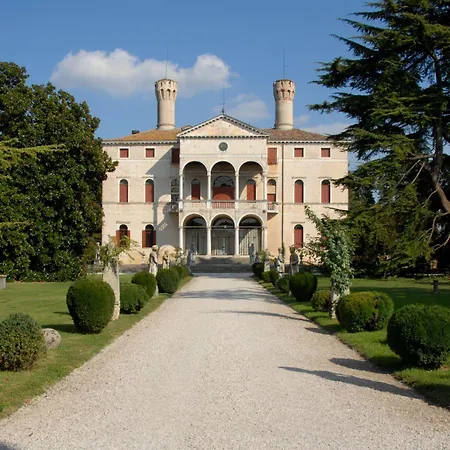 Castello Di בית כפרי *