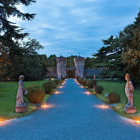 Hétvégi ház Castello Di