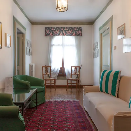 Hétvégi ház Castello Di