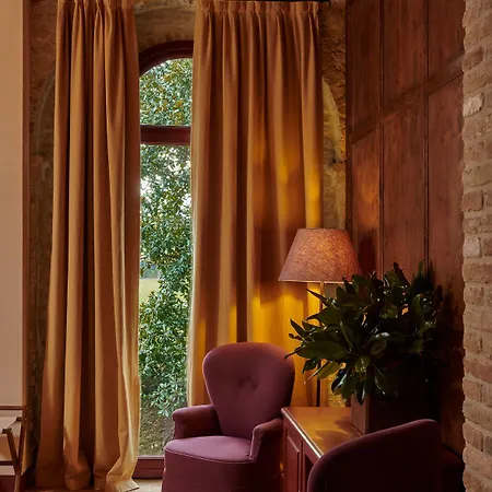 Castello Di בית כפרי *