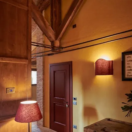 Castello Di 容卡德