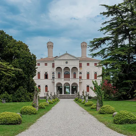 Castello Di Landhuis *