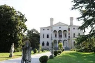 Castello Di *